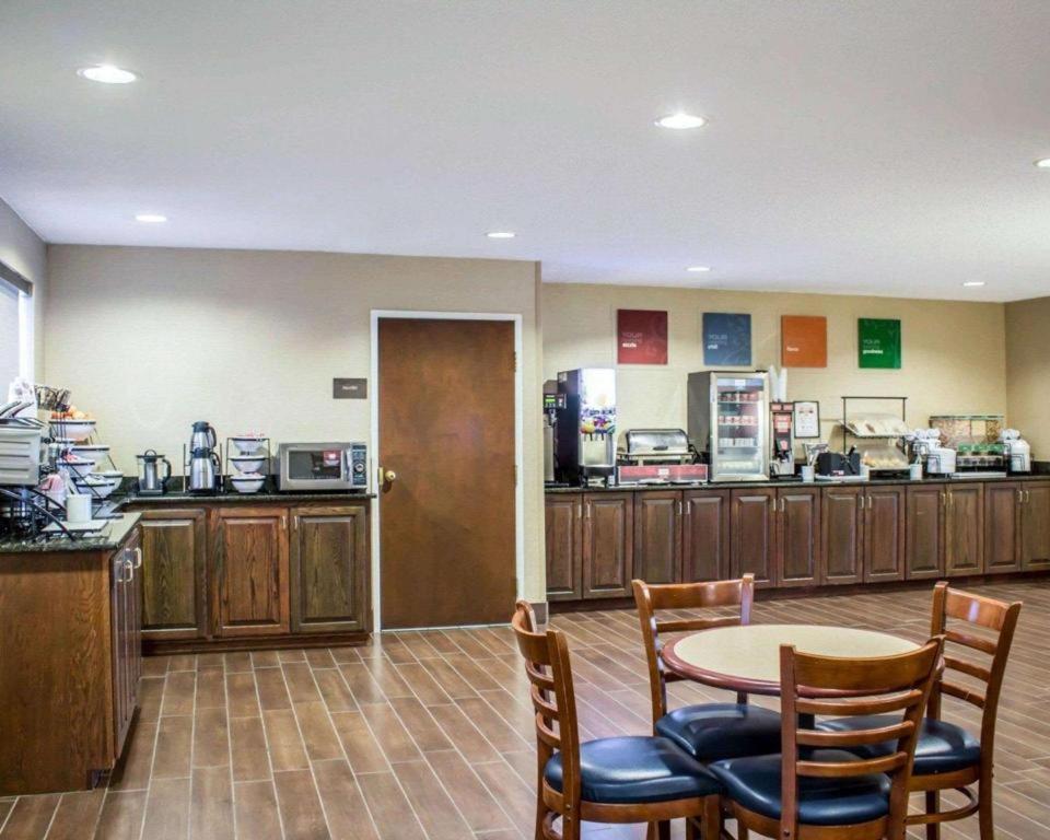 Comfort Inn Clinton Zewnętrze zdjęcie